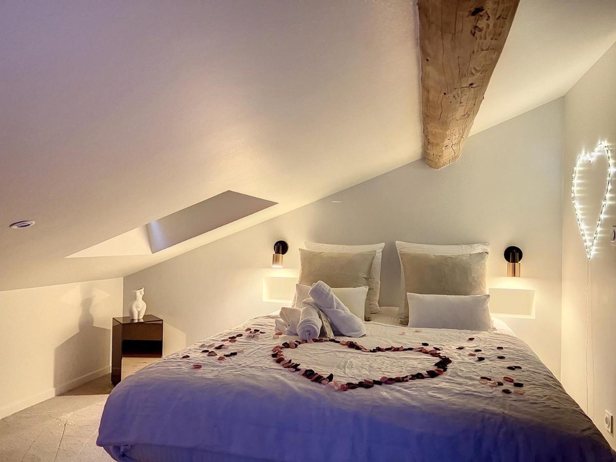 Cocon Blanc Calin Avec Jacuzzi Privatif - Loveroom Insolite แซงต์-เอเตียน ภายนอก รูปภาพ