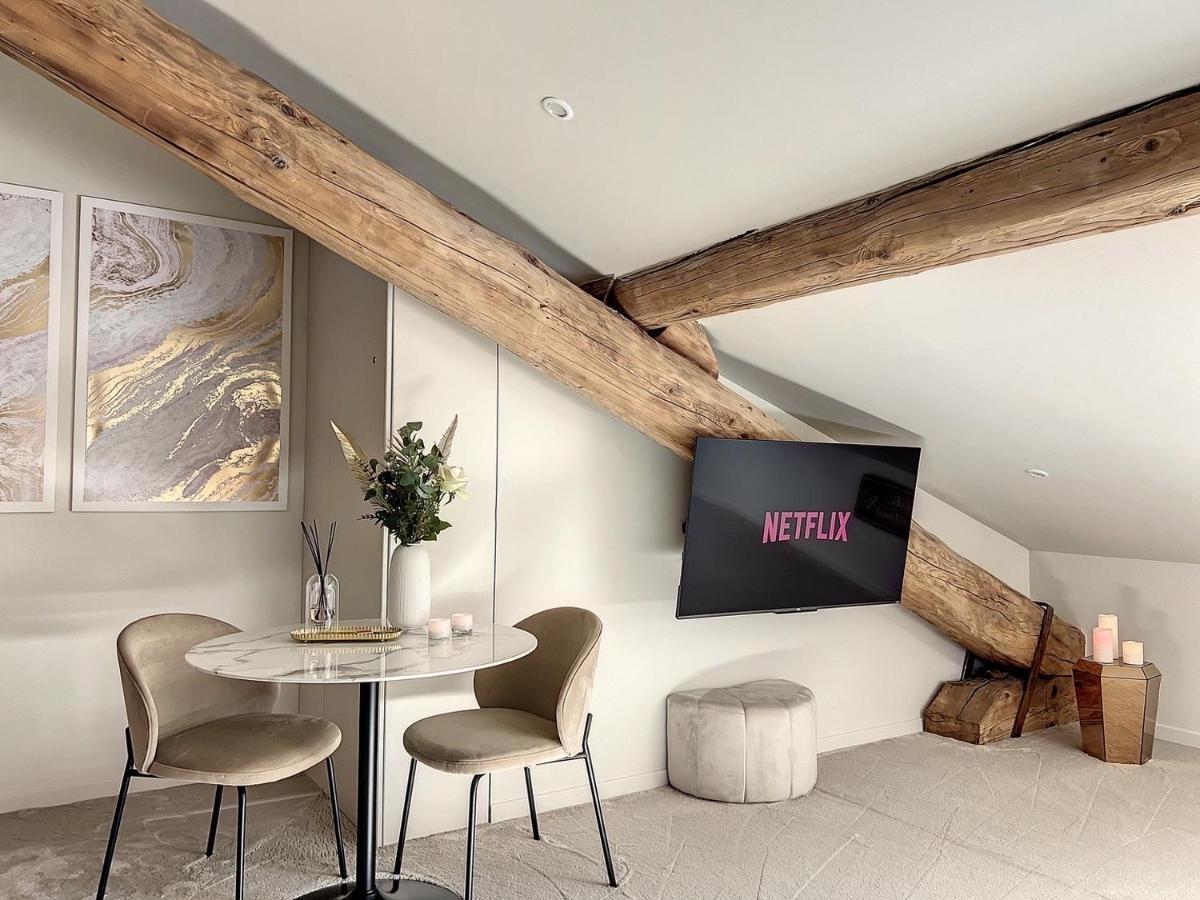 Cocon Blanc Calin Avec Jacuzzi Privatif - Loveroom Insolite แซงต์-เอเตียน ภายนอก รูปภาพ